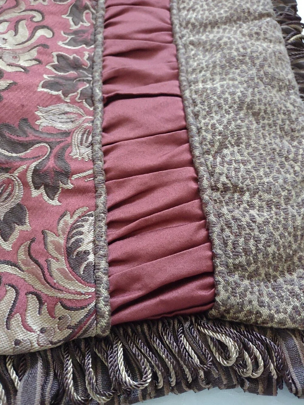 Luxury Pillow Shams Burgundy Venetian Jacquard With fringe Tassels